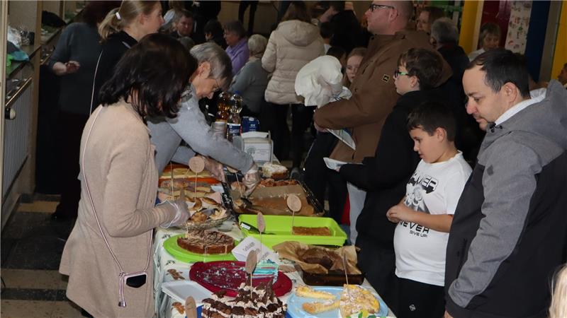 Kuchenverkauf mein Schulfest. 