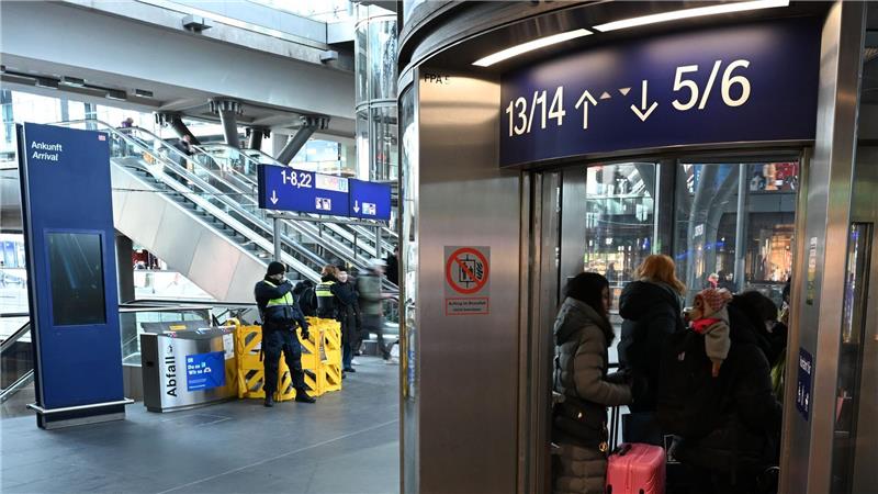 Die Aufzüge im Hauptbahnhof brauchen oft sehr lang. (Archivbild)