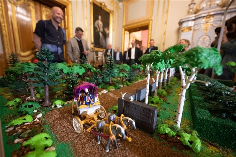 Paulskirchenjubiläum: Playmobil-Ausstellung eröffnet Die Ausstellung zeigt die deutsche Demokratiegeschichte in elf Dioramen aus tausenden Playmobil-Teilen.