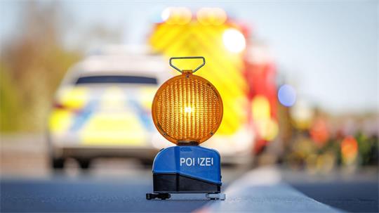 Die Autobahn 1 in Richtung Hamburg wurde nach dem Unfall gesperrt. (Symbolbild) 