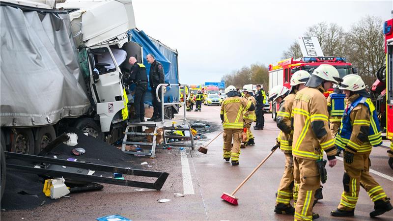 Die Autobahn ist gesperrt. 