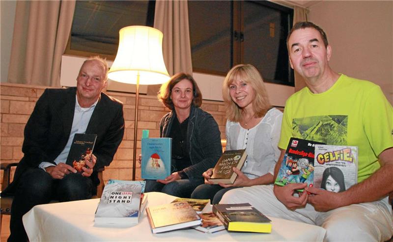 Die Autoren Johannes Groschupf, Kristina Andres, Christine Fehér und Boris Pfeiffer (v.l.), sind an vier Tagen dieser Woche in Bad Harzburg, Goslar und Braunlage auf Lesereise.  Foto: Potthast