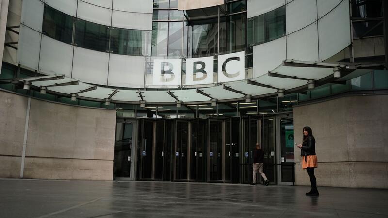 BBC will in nächsten zwei Jahren 500 Stellen streichen Die BBC will in den kommenden zwei Jahren 500 Stellen streichen