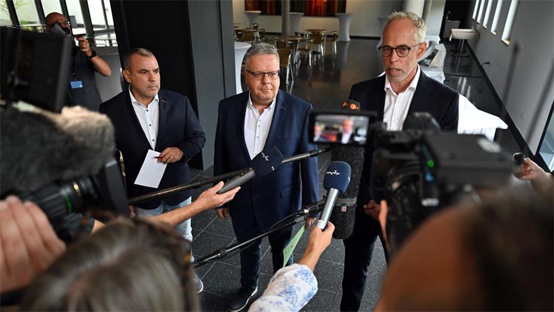 Thüringer BSW-Fraktion zerbricht – Höcke will Neuwahl Die BSW-Fraktion im Thüringer Landtag verliert drei Abgeordnete.