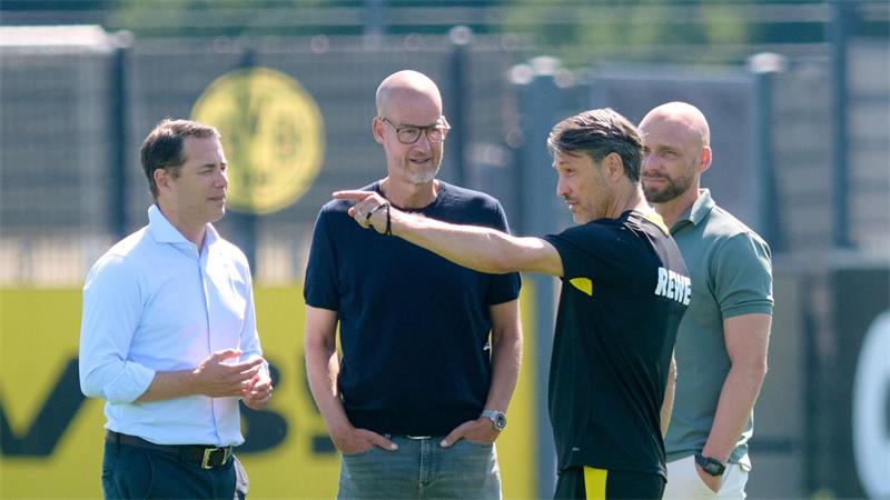 BVB-Statement vor XXL-Wochen: Kovac verlängert bis 2029 Die BVB-Führung um Sportchef Lars Ricken, Clubchef Carsten Cramer und Sportdirektor Ole Book vertraut Niko Kovac. (Archivbild)