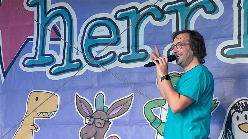 Ein Nachmittag für Kinder, von dem nicht alle begeistert sind Die Bad-Harzburg-Stiftung finanziert den Auftritt von Simon Horn alias „herrH“