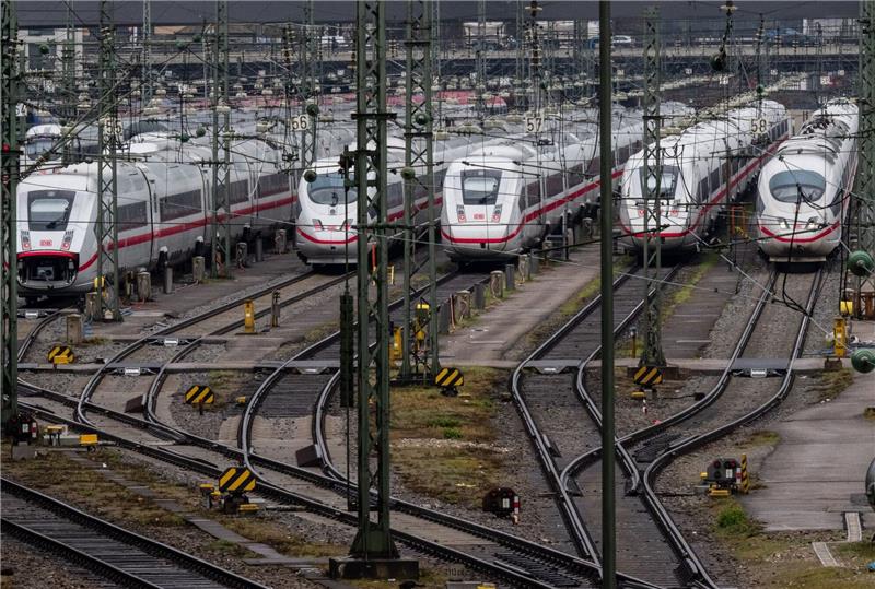 Baustelle Deutsche Bahn: Konzern vor entscheidenden Jahren Die Bahn geht für das laufende Jahr von rund 155 Millionen Fahrgästen in den eigenen ICE- und IC-Zügen aus.