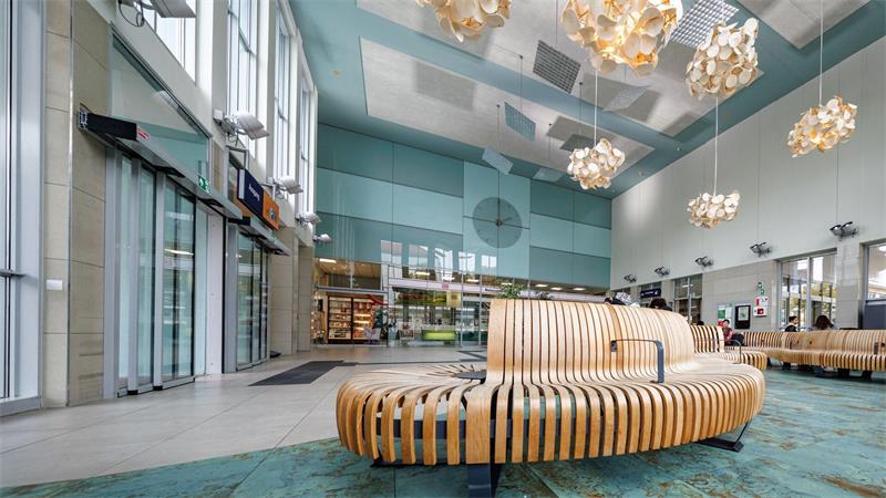 „Freundliche Atmosphäre“: Ansbach ist Bahnhof des Jahres Die Bahnhofshalle im Bahnhof Ansbach.