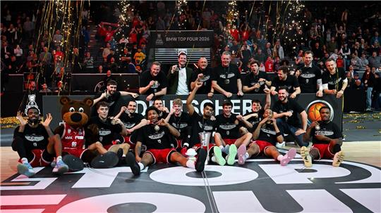 Die Bamberger bejubeln ausgelassen ihren Coup.