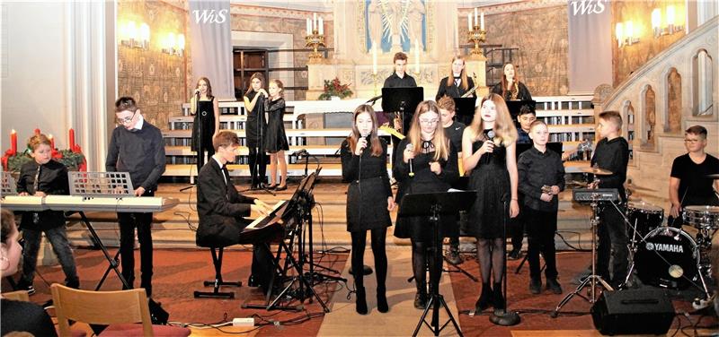 Die Band „Bloom“ servierte swingenden Drive und fetzende Soli.