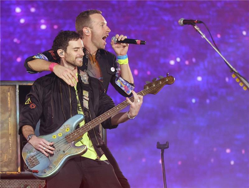 Solidarität mit Iranern: Coldplay spielt Protesthymne Die Band Coldplay schließt in Buenos Aires ihre Welttournee ab.