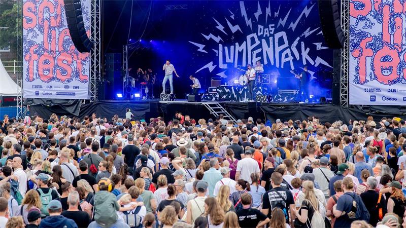 Die Band Das Lumpenpack spielte zum Festivalauftakt. 