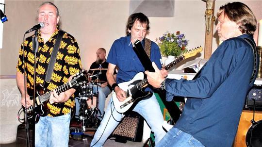 Die Band Dustpipe aus Bockenem mit Mathias Berking, Sascha Vogel, Rainer Gaus und Jörg Kiwitt rocken die Upener Kirche.
