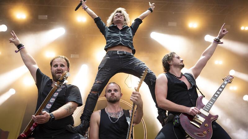 Rockharz-Festival in Ballenstedt liefert viele Höhenflüge Die Band Kissin‘ Dynamite.