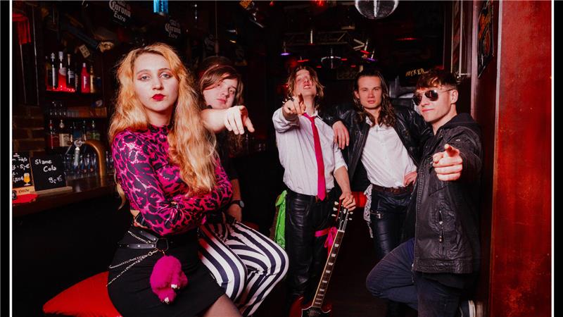 Rock im B6: Zum ersten Mal mit drei Frontfrauen Die Band Sick Lick bringt modernen Rocksound auf die Bühne.