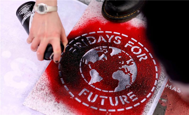 Fridays for Future sendet 101 Klima-Fragen an die FDP Die Bandbreite des Fragenkatalogs von Fridays for Futute reicht von Erkundigungen nach der Haltung der FDP zu zentralen klimapolitischen Konzepten bis zu Polemik.