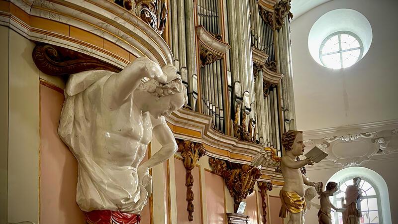 Acht hochkarätige Sonntags-Konzerte an der Treutmann-Orgel Die Barockorgel in der Klosterkirche ist nicht nur ein Ohren-, sondern auch ein Augenschmaus.