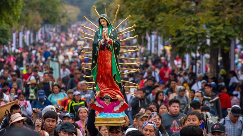 Millionen pilgern zur Basilika von Guadalupe in Mexiko Die Basilika der Jungfrau von Guadalupe ist einer der größten Wallfahrtsorte der Welt.