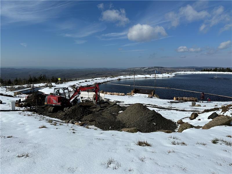 Die Bauarbeiten haben bereits begonnen: Schon Anfang Mai will die Wurmbergseilbahn-Gesellschaft am Schnei-See die „Wikinger-Schänke“ eröffnen.