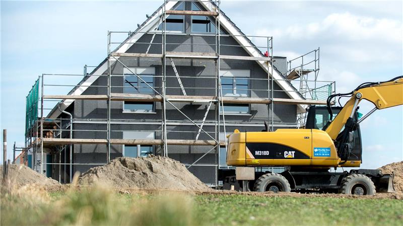 Die Baugenehmigungen ziehen wieder an - gerade bei Ein- und Zweifamilienhäusern. (Archivbild)
