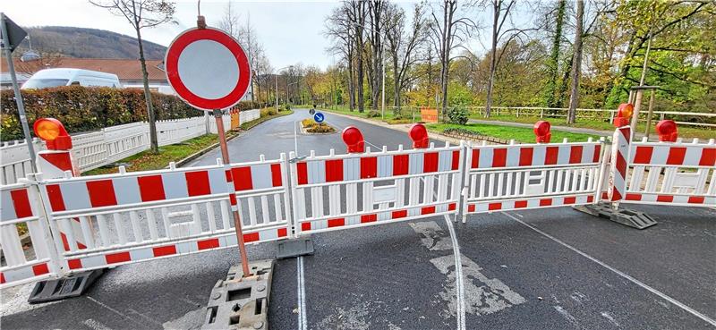 B241-Baustelle in Goslar wandert ein letztes Mal Die Baustelle auf der B 241 zieht ein letztes Mal um: Ab Montag wird der Bereich zwischen dem Abzweig Nonnenweg und dem Ortsausgang saniert. Foto: Roß