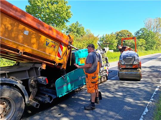 Die Baustelle zwischen Weddingen und Wöltingerode soll im Laufe des heutigen Tages verschwinden. Foto: Hohaus