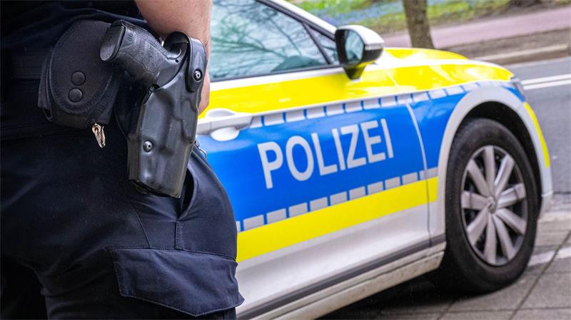 Die Beamten stellten bei der Unfallaufnahme fest, dass der Fahrer Alkohol getrunken hatte. (Symbolbild)