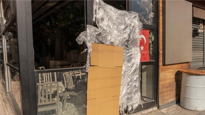 Die Behörden haben einen Laden im Stadtteil Ortaköy schließen lassen.