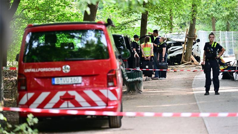 Der CSD-Angriff – eine Tat mit politischen Folgen Die Behörden schrieben einen 21-jährigen Verdächtigen zur Fahndung aus.