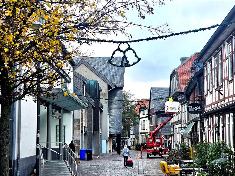 Festliche Beleuchtung mit Goslar-Charakter zu Weihnachten Die Beleuchtung wird in den kommenden Tagen weiter ausgeschmückt. Foto: Privat