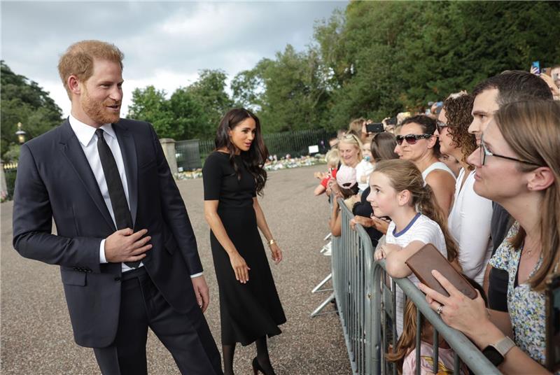 Harry und Meghan im Umfragetief Die Beliebtheit von Harry und Meghan sackt weiter ab.