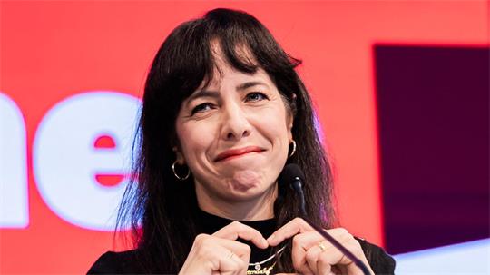 Die Berliner Linke-Politikerin Elif Eralp will Regierende Bürgermeisterin werden. 