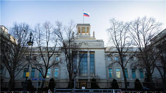 Die Beschuldigte soll Kontakt in die russische Botschaft unterhalten haben. 