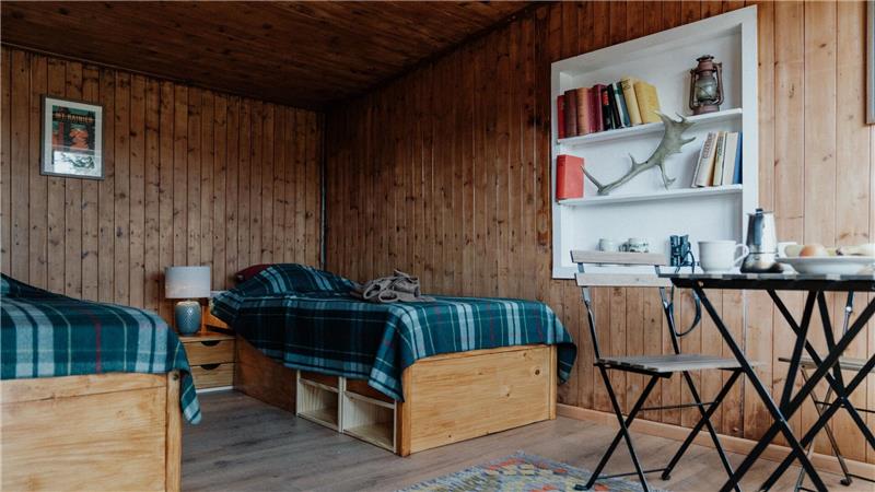 Die Bestandshütten sind in Kürze komplett fertig renoviert. So sollen sie am Ende aussehen.