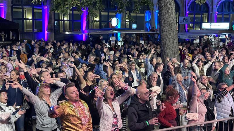 So startete Bad Harzburg am Freitag ins Salz- und Lichterfest Die Besucher feiern im Badepark die Open Air Summernght des Kulturklubs und starten ins Salz- und Lichterfest 2025.