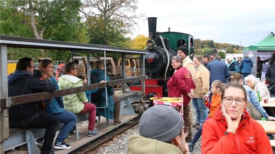Die Besucherströme zum „Fahrertag“ am Schroederstollen übertreffen alle Erwartungen.