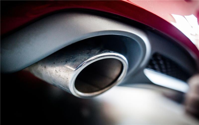 EU beschließt endgültig weitgehendes Verbrenner-Aus Die Betriebserlaubnis des getunten BMW ist erloschen. Symbolfoto: dpa