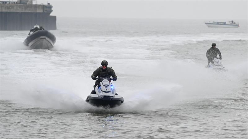 Wie ein „Biber“ künftig Marinehäfen schützen soll Die „Biber“, auf denen die Soldaten fahren, sehen ähnlich aus wie ein Jetski.