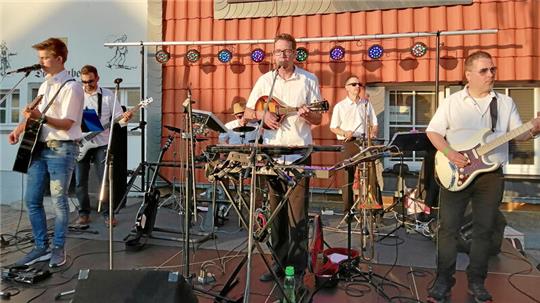 Die Bierboys aus Immenrode, hier bei einem Auftritt bei den ländlichen Kulturtagen auf dem Dorfplatz in Neuenkirchen, sind der Hauptact beim Heimspiel am Samstag, 20. Juli, im Kurpark Braunlage.