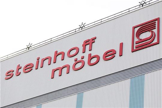 Die Bilanzen von Steinhoff Möbel sollen nach Gerichtsangaben durch «schwer nachvollziehbare Scheingeschäfte» aufgehübscht worden sein.