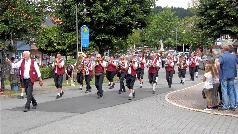 Die Blaskapelle des Waldarbeiter-Instrumental-Musikvereins bleibt dieses Jahr in St. Andreasberg. Weil das Schützenfest in Hohegeiß zur gleichen Zeit stattfindet, fahren sie nicht ins Bergdorf.