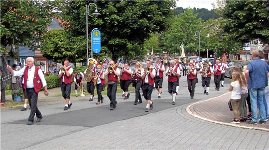 Die Blaskapelle des Waldarbeiter-Instrumental-Musikvereins bleibt dieses Jahr in St. Andreasberg. Weil das Schützenfest in Hohegeiß zur gleichen Zeit stattfindet, fahren sie nicht ins Bergdorf.