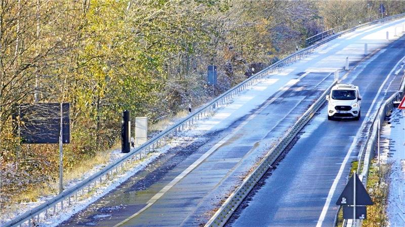 Schuss auf B4-Blitzer: Das ist bisher bekannt Die Blitzeranlage an der B6 bei Bad Harzburg wurde im März 2022 zerstört und war ein Jahr außer Betrieb.