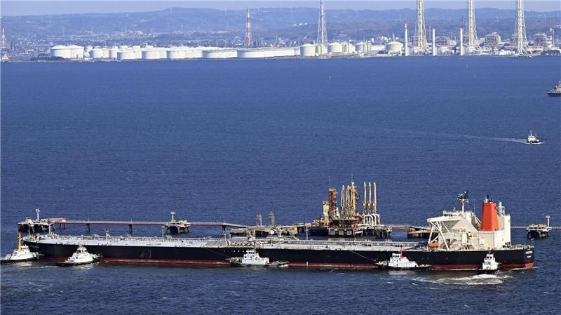 US-Kampfjet abgeschossen - Verhandlungslösung nicht in Sicht Die Blockade der Straße von Hormus setzt die Ölversorgung weltweit unter Druck.