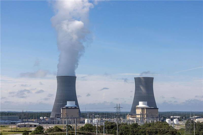 Neuer Atomreaktor geht in den USA ans Netz Die Blöcke 3 (l) und 4 im Kraftwerk Vogtle in Burke County in der Nähe von Waynesboro, Georgia.