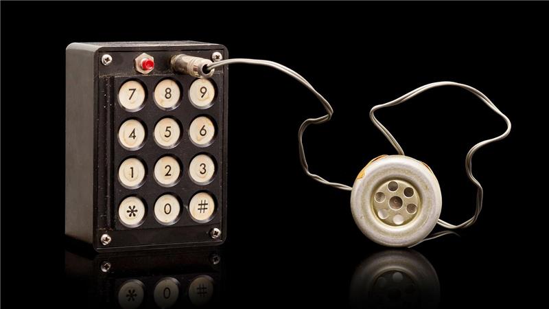 Die Blue Box, mit denen man das Telefonsystem manipulieren konnte, war das erste kommerzielle Projekt von Steve Wozniak und Steve Jobs. Handout: Bonhams/dpa