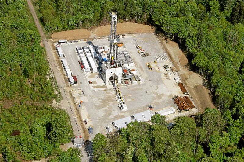 Die Bohranlage Pullach TH 3: In dem Vorort von München heizen rund 9000 Einwohner bereits heute mit Erdwärme.  Foto: IEP Pullach