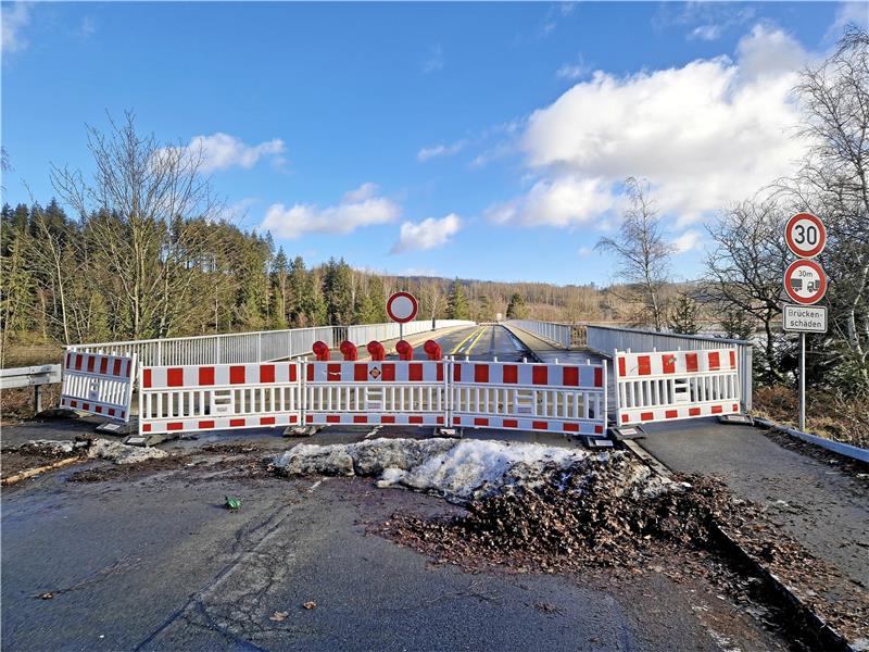 Die Bramkebrücke bei Schulenberg ist voraussichtlich noch mehrere Jahre lang gesperrt.  Archivfoto: Knoke