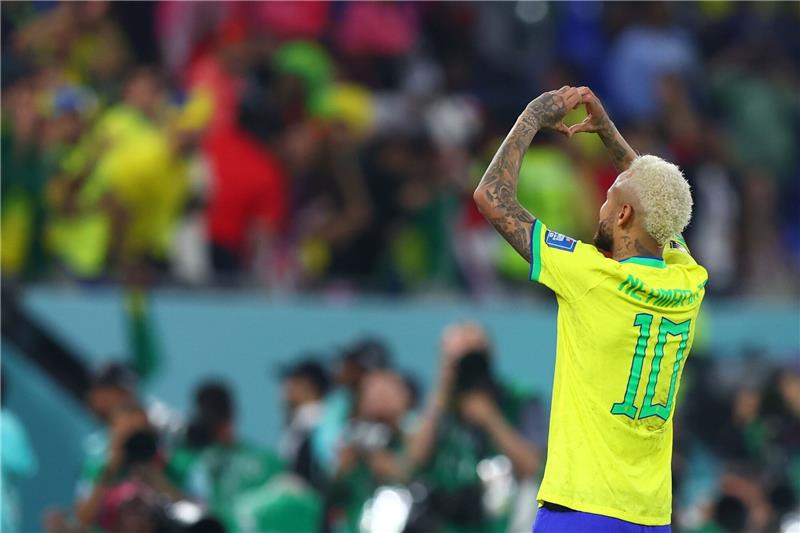 „Werden im Finale lachen”: Neymars Seleção zaubert Die Brasilianer um Superstar Neymar zeigten ihre Liebe zum Fußball.