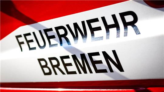 Die Bremer Feuerwehr muss zum Einsatz im Seniorenheim ausrücken. (Symbolbild)
